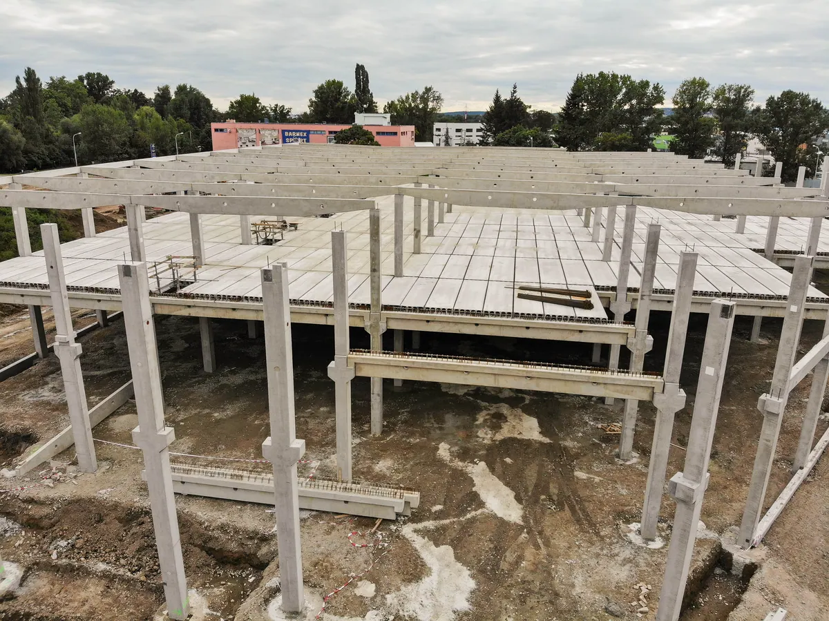 Kompletní vícepodlažní skelety – Skelet se stropními dílci