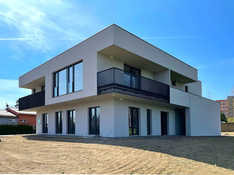 Dental centrum Tábor – Stěny a stropy