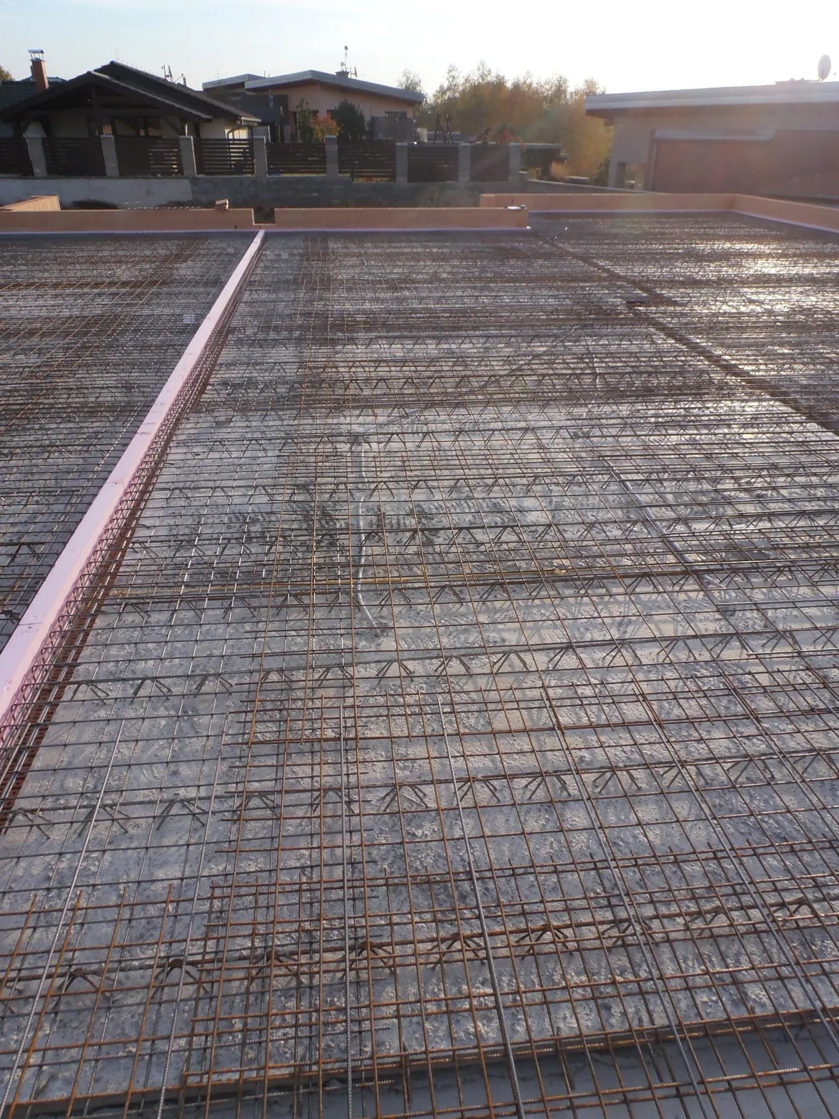 Spřažené stropní desky FILIGRAN – RD Planá nad Lužnicí – strop připravený k betonáži