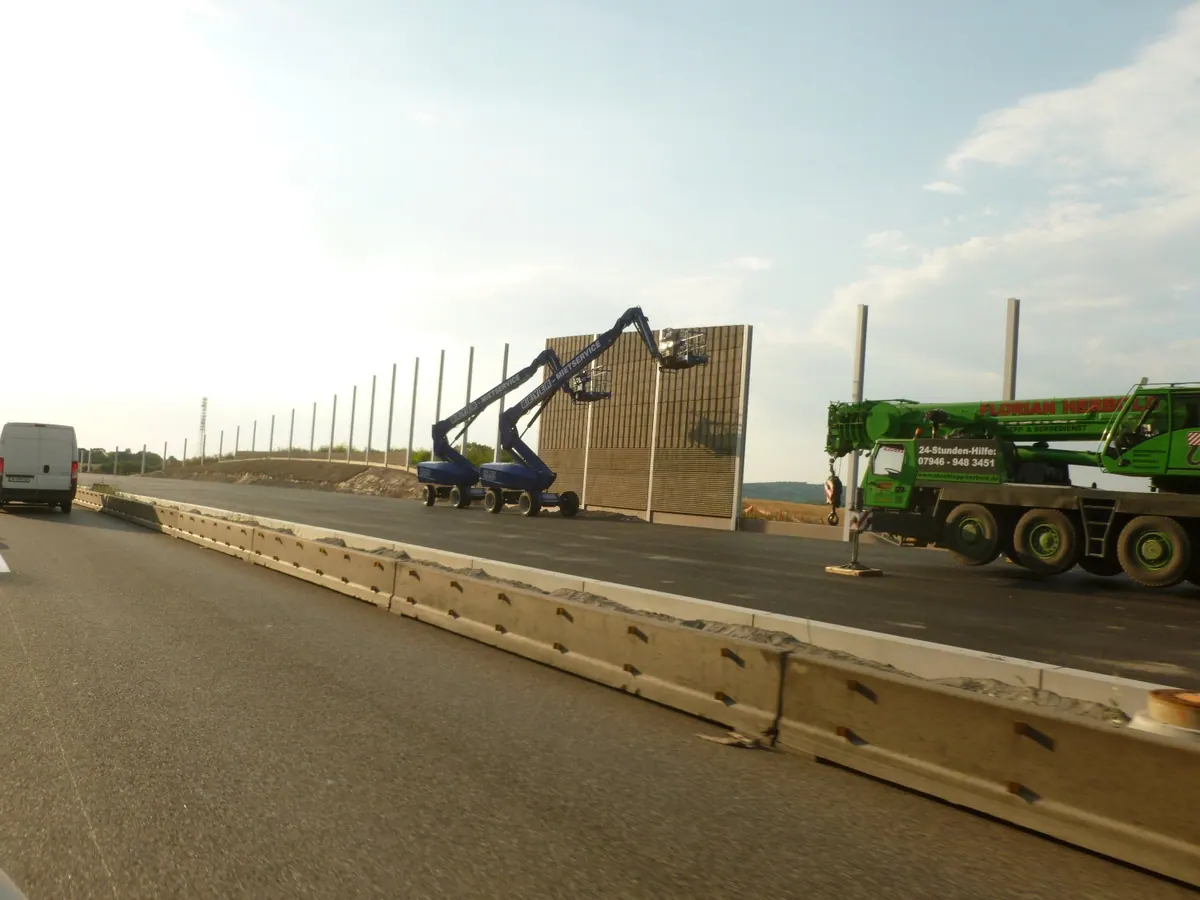 Železobetonové sloupky PHS – A6 Německo, Wiesloch – montáž