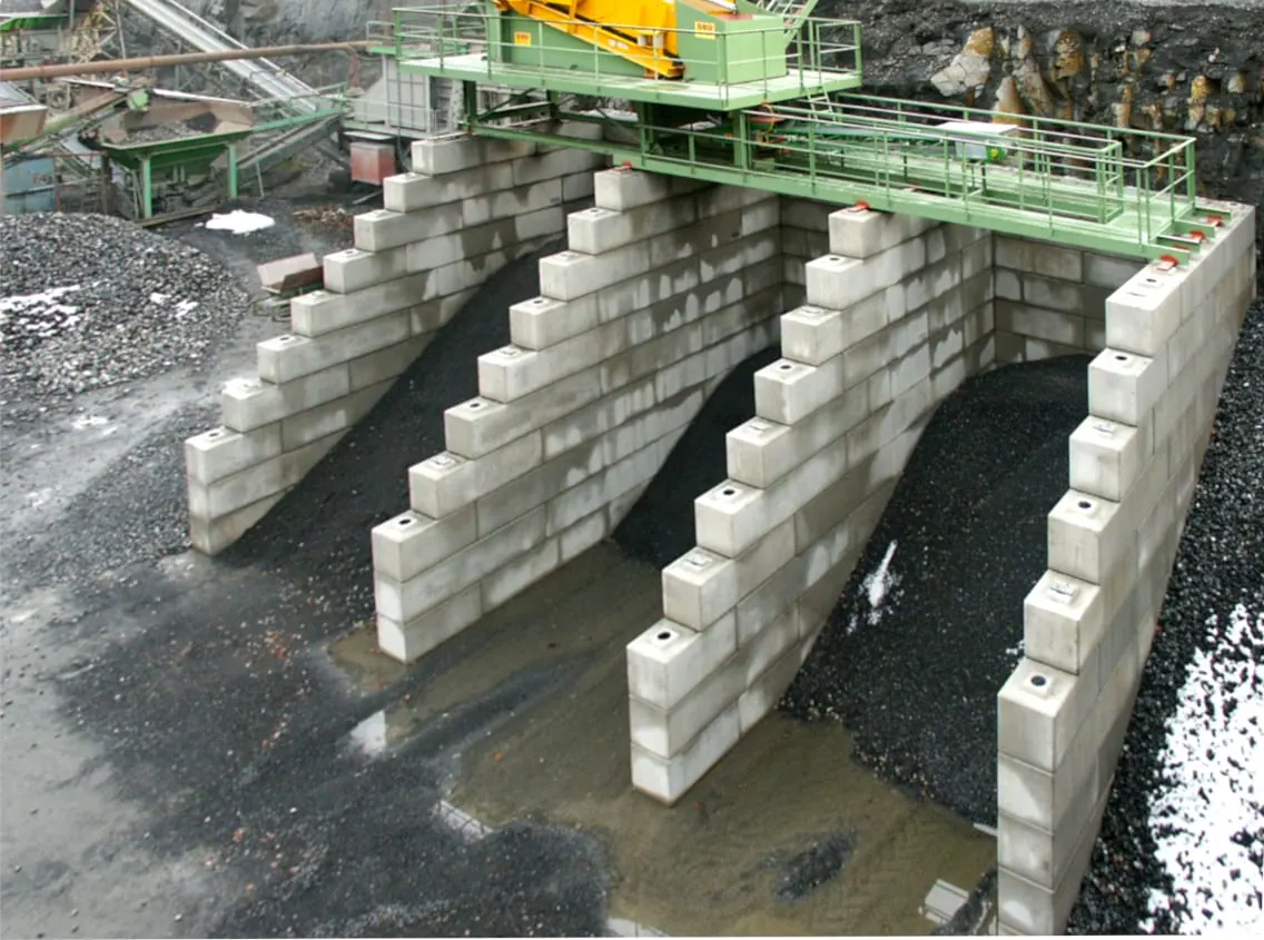 Stěny z bloků QuickBloc® pro sypký materiál